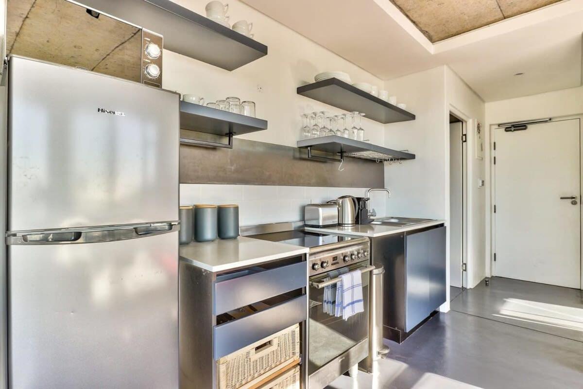 Natural Light, Penthouse Luxury, 24hr Security
