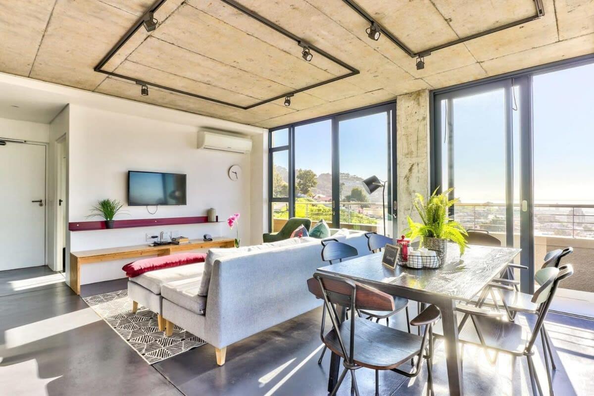 Natural Light, Penthouse Luxury, 24hr Security Hébergement de vacances Le Cap
